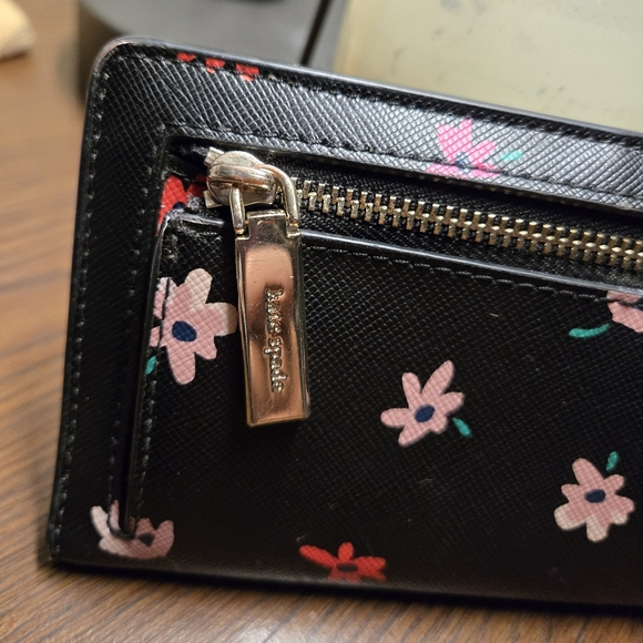 Kate Spade Black Floral Wallet - Picture 5 of 9